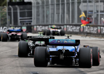 here were more stoppages in final practice in Singapore