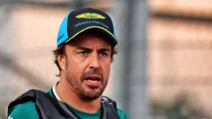 Fernando Alonso reacts to ‘grumpy’ remark by Isack Hadjar after F1 Singapore GP battle