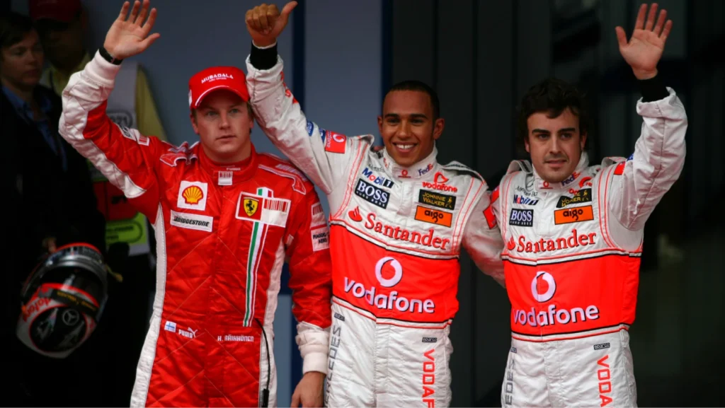 Fernando Alonso has painful memories of losing a title to a rival's late push in the closing races of a season