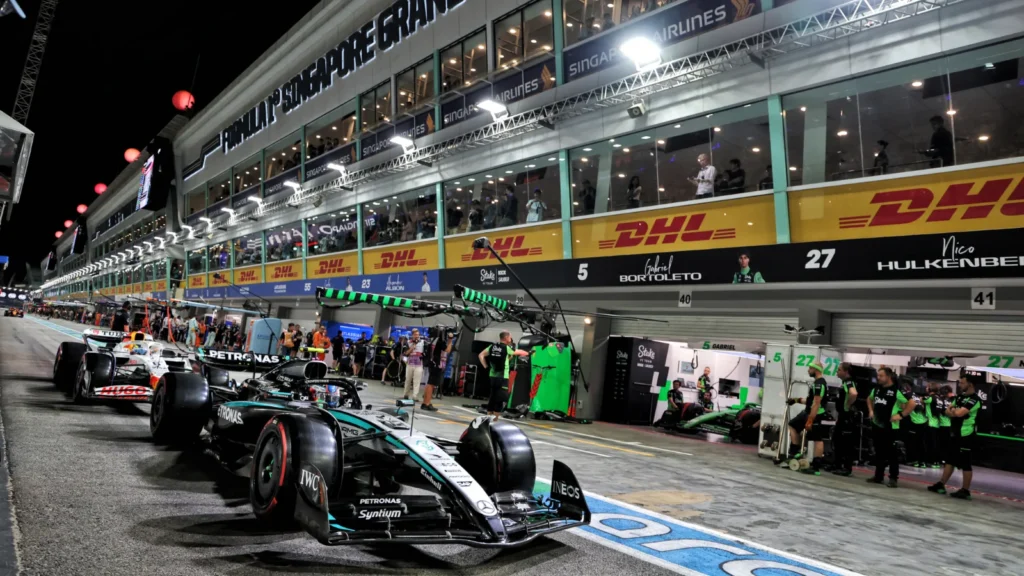 Kimi Antonelli Singapur GP antrenmanlarında Mercedes ile istikrarlı bir gün geçirdi