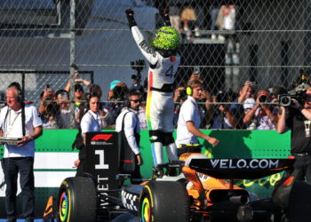 Lando Norris cruised to victory in the F1 Mexico GP to take the lead in the title