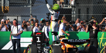 Lando Norris cruised to victory in the F1 Mexico GP to take the lead in the title