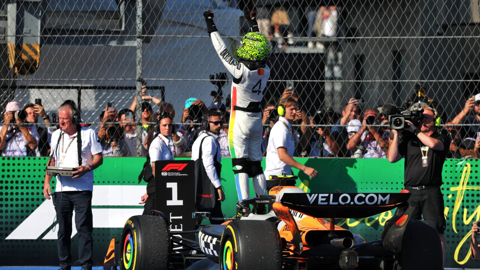 Lando Norris cruised to victory in the F1 Mexico GP to take the lead in the title