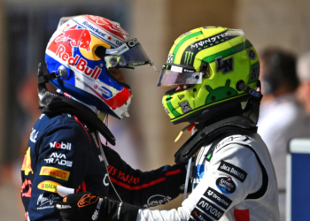 McLaren won't prioritise one driver to beat Max Verstappen to the F1 championship