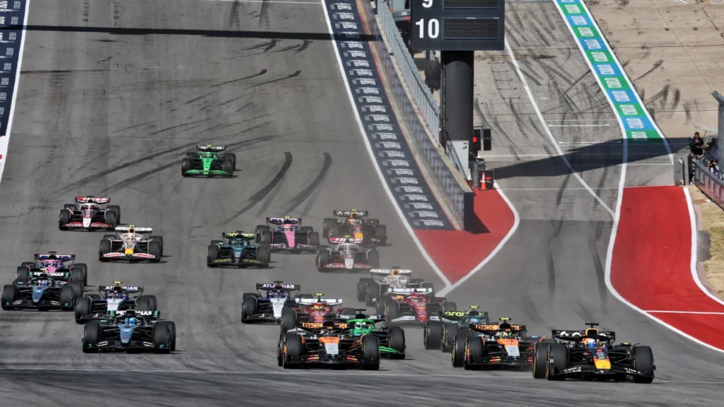 Max Verstappen got a good start in the US GP Sprint, holding off both McLarens