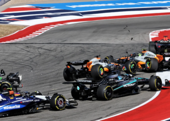 The McLarens were both out at Turn 1 of the US GP Sprint after contact from Nico Hulkenberg
