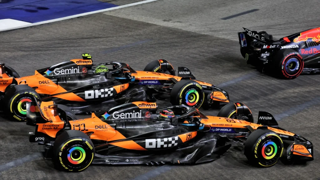 Oscar Piastri and Lando Norris went toe to toe at the start of the Singapore GP