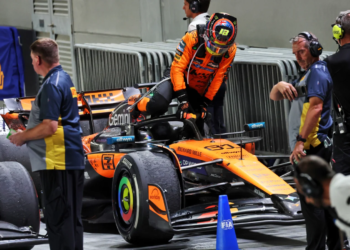 Oscar Piastri cut an irritated figure after his brush with McLaren team-mate Lando Norris in Singapore