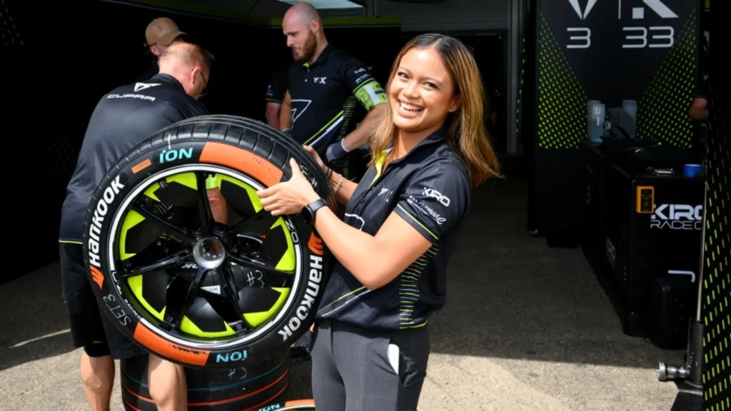 Bianca Bustamante will represent Kiro Race Co this season at the Formula E Women's Test again