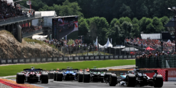 Cars battle wheel-to-wheel during a Formula 1 sprint race — a format that continues to divide opinion among teams and fans