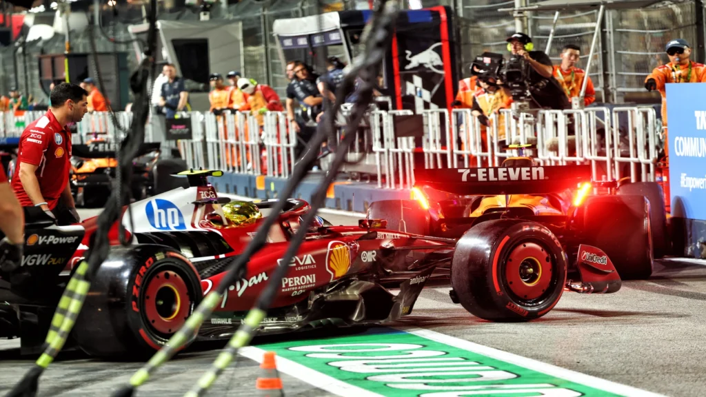 Lando Norris (GBR) McLaren MCL39 in the pits after colliding with Charles Leclerc (MON) Ferrari SF-25 in the second practice session. 03.10.2025. Formula 1 World Championship, Rd 18, Singapore Grand Prix, Marina Bay Street Circuit, Singapore, Practice Day.