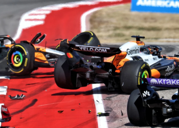 The McLaren duo were eliminated on the first lap of the US GP Sprint