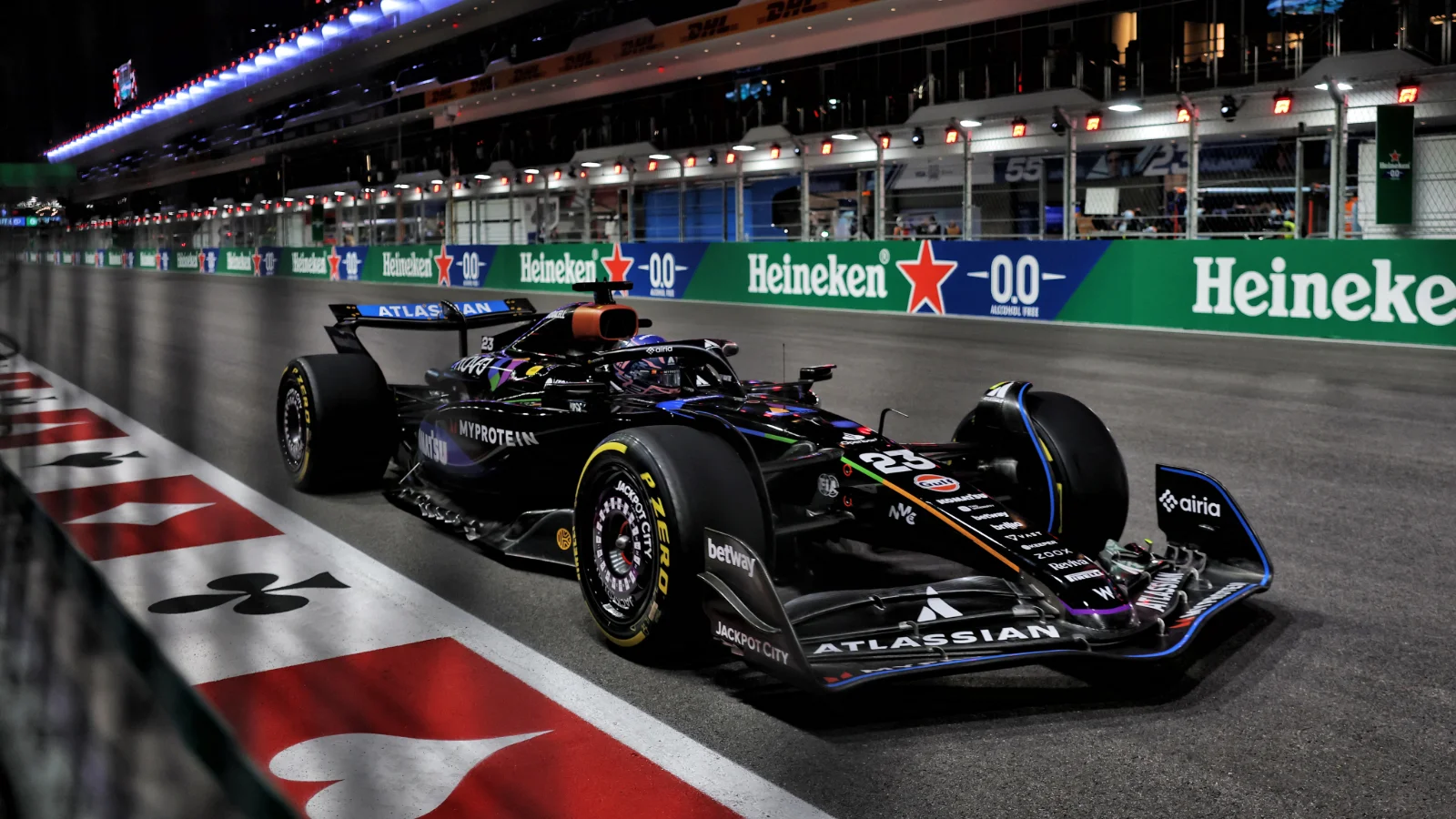 Alex Albon retired in Las Vegas