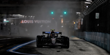 Carlos Sainz starred in the wet in Las Vegas to qualify in third place