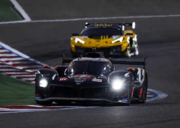 #7 Toyota wins at Bahrain, Ferrari take both world titles