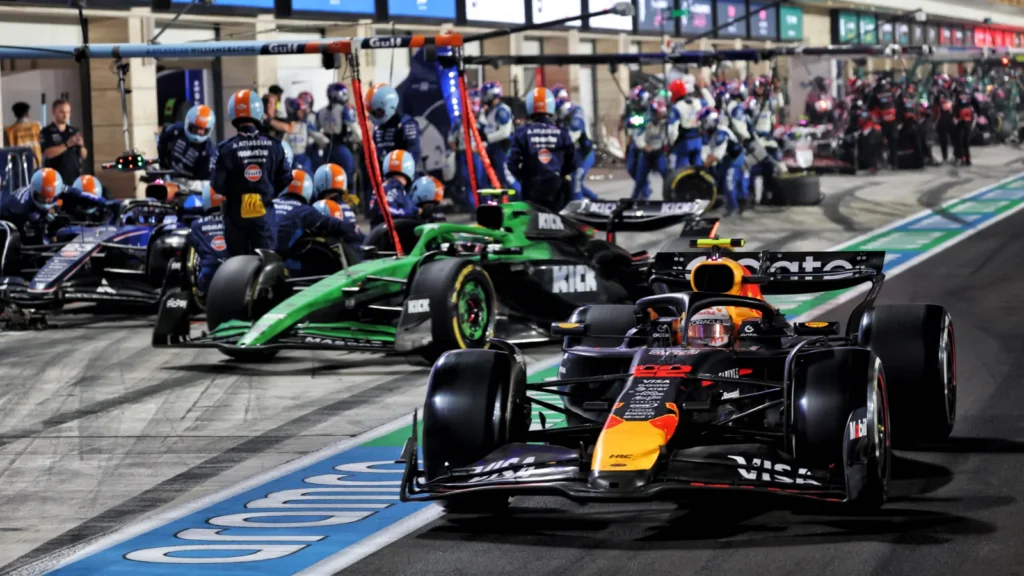 It all got a bit crowded during the F1 Qatar GP, as teams pitted in the mandatory window set for the race