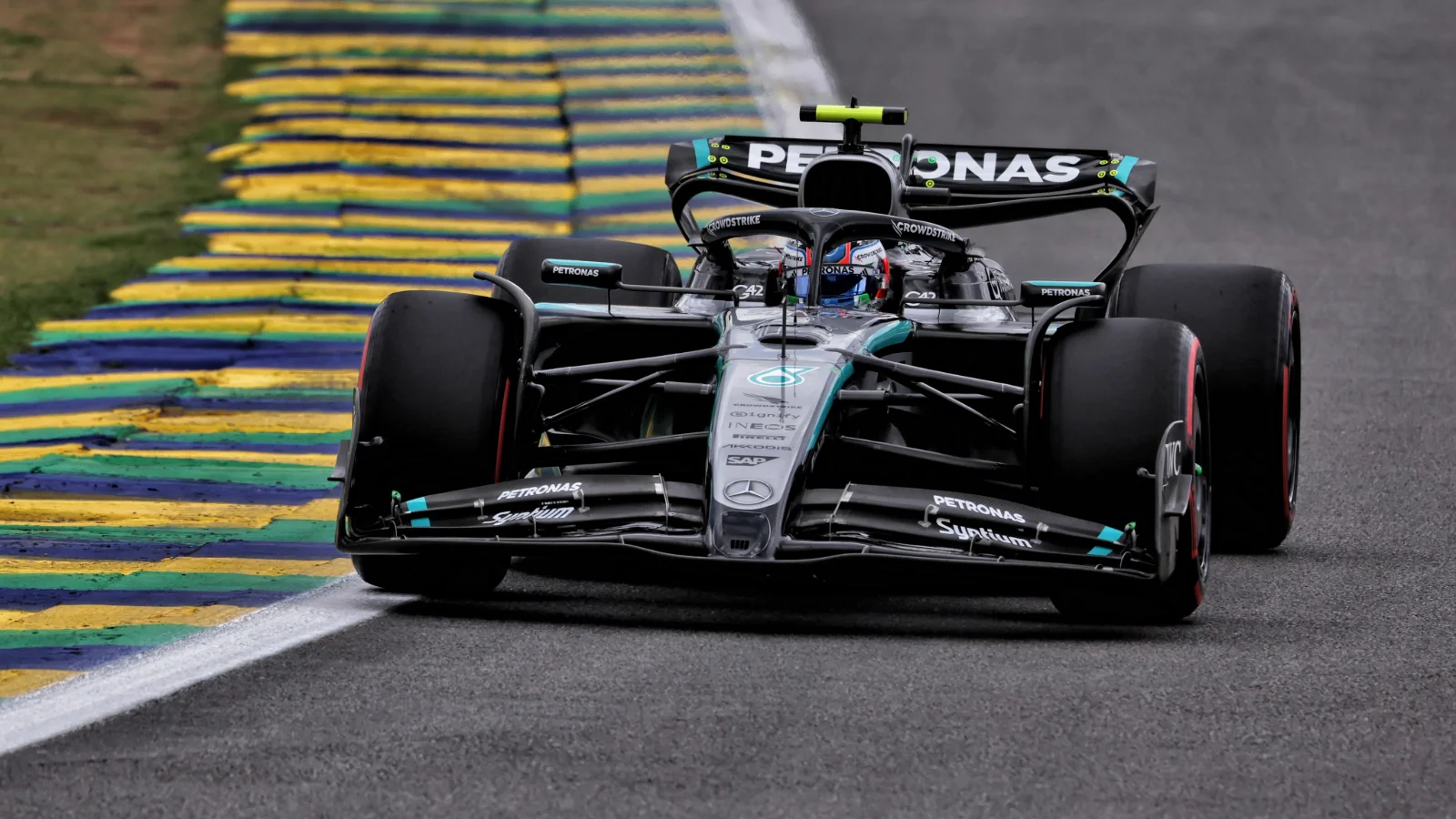 Mercedes split tyre strategy in Q3 in Brazil