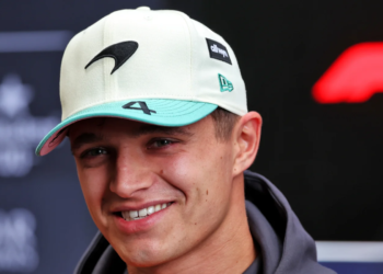 Lando Norris leads the championship by one point over Oscar Piastri