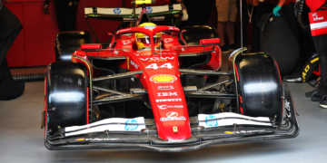 Lewis Hamilton remains committed to Ferrari