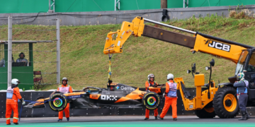 Oscar Piastri crashed out of the Brazil GP Sprint on Lap 6