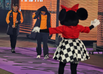 Oscar Piastri has rejected any notion of helping Lando Norris win the F1 title with just two races left to run