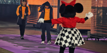 Oscar Piastri has rejected any notion of helping Lando Norris win the F1 title with just two races left to run