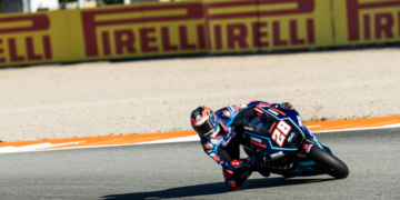 Izan Guevara prevails as Diogo Moreira crowned Moto2 champion in Valencia