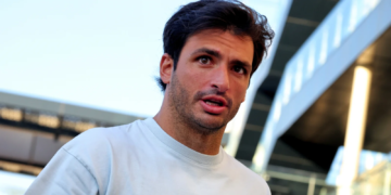 Carlos Sainz has opened up on the "contrasts" he faced in his opening season with the Williams team