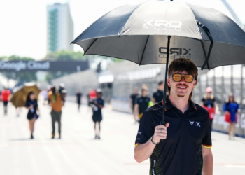 SAO PAULO, BRAZIL - DECEMBER 05: Dan Ticktum of Great Britain and CUPRA KIRO walks the track ahead of practice, ahead of the Sao Paulo E-Prix at Sao Paulo Street Circuit on December 05, 2025 in Sao Paulo, Brazil