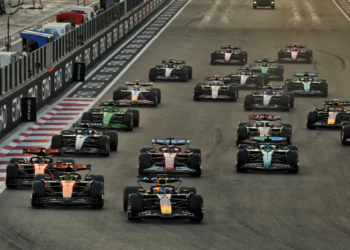 Max Verstappen held the lead at the start of the F1 Abu Dhabi GP