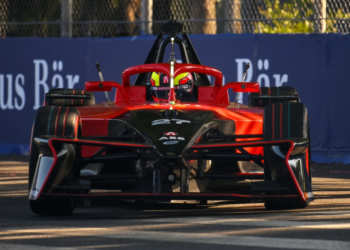Jake Dennis took a dramatic victory in the Formula E Sao Paulo E-Prix