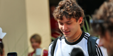 F1 drivers have rallied behind Kimi Antonelli after his abuse on social media.