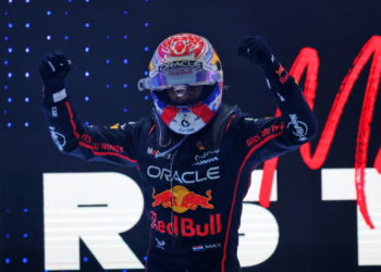 Max Verstappen is 12 points behind Lando Norris going into the last race in Abu Dhabi