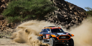 Guillaume de Mevius snatches Dakar Stage One victory