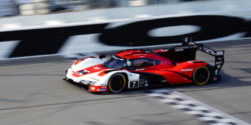 Julien Andlauer keeps Porsche ahead at Daytona at two-hour mark
