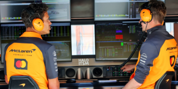 The McLaren pit wall was often the subject of attention and scrutiny in F1 2025