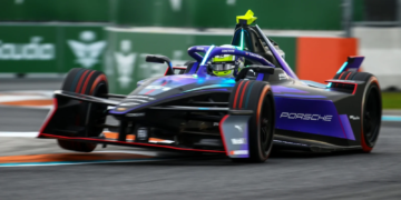 MIAMI, FLORIDA - JANUARY 30: Nico Muller of Switzerland driving the (51) Porsche Formula E Team Porsche 99X Electric on track during Practice, ahead of the Miami E-Prix, Round 3 of the 2026 FIA Formula E World Championship at Miami International Autodrome on January 30, 2026 in Miami, Florida. (Photo by Simon Galloway/LAT Images)