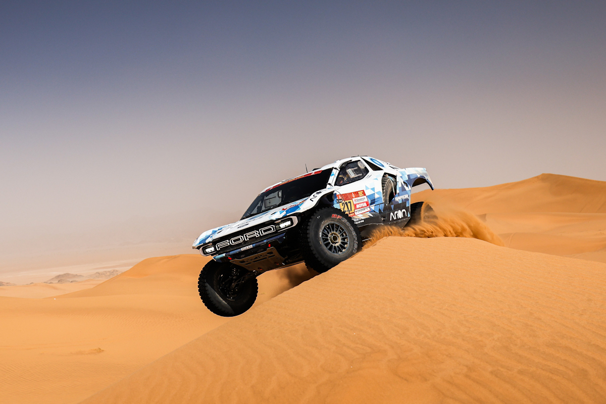 Mathieu Serradori subdues the Dakar dunes