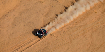 Dacia Sandriders ride the sand to one-two in stage six