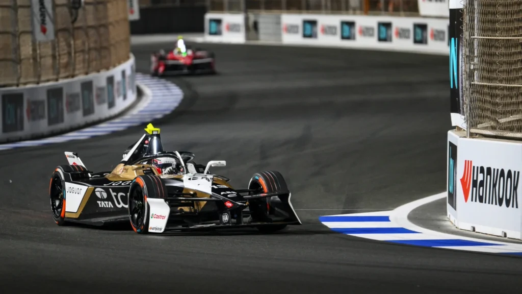 Antonio Felix da Costa cruised to victory in Jeddah