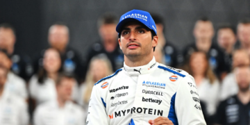 Carlos Sainz is keen to help Williams return to the top