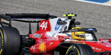 The Ferrari SF-26's rear wing flips 180 degrees in one of Lewis Hamilton's meagre five lap-cameo in Bahrain this morning