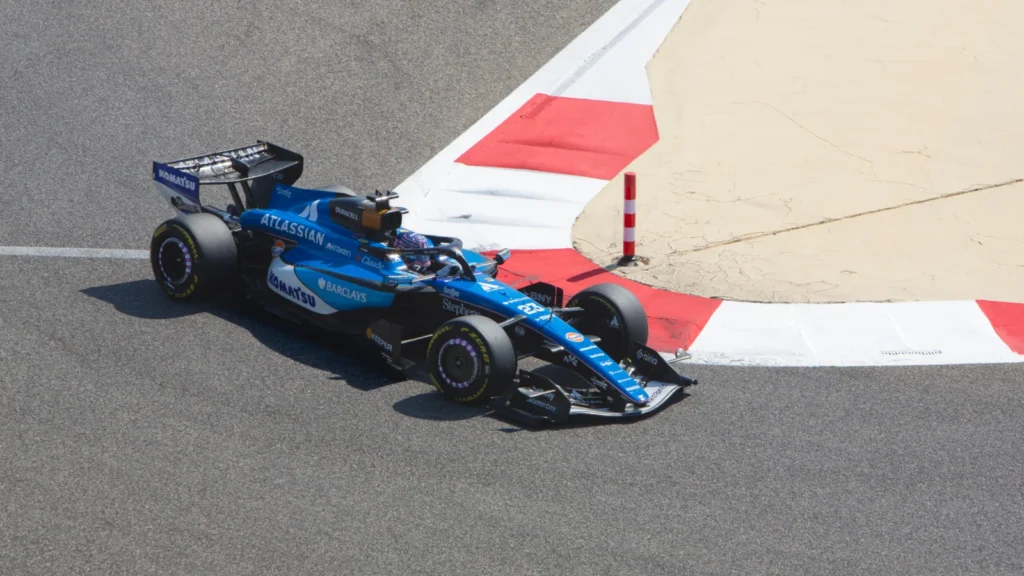 Williams has something solid, but needs to iron out its problems to retain its status as the best midfield team in F1. Image: Emma Kate Ridgway | EKR Photos
