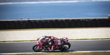 Nicolo Bulega produces recovery ride to prevail in Phillip Island WorldSBK Superpole Race