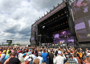 The concert stage draws lots of fans. Photo: IndyCar - Joe Skibinski