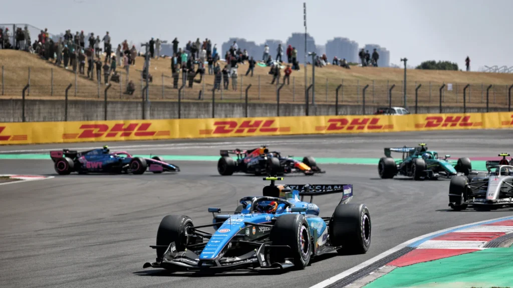Carlos Sainz scored Williams' first points of 2026 in the F1 Chinese GP