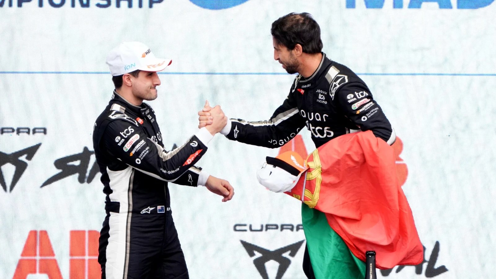 Antonio Felix da Costa and Mitch Evans show there was no hard feelings after the contentious end of the Madrid E-Prix