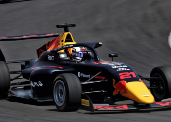 Alisha Palmowski dominates F1 Academy qualifying in Chinese GP