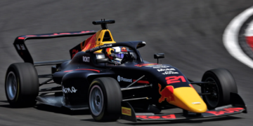 Alisha Palmowski dominates F1 Academy qualifying in Chinese GP