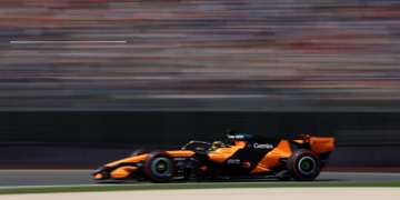 Oscar Piastri topped the timesheets in FP2 in front of his home crowd at the Australian GP